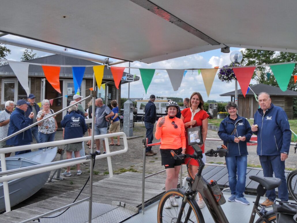 Zonnepont De Oerhaal in Warten: 250.000 passanten