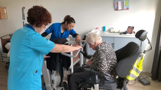 Protest 27 ouderenzorg-organisaties uit Noord-Nederland tegen bezuinigingen in de zorg