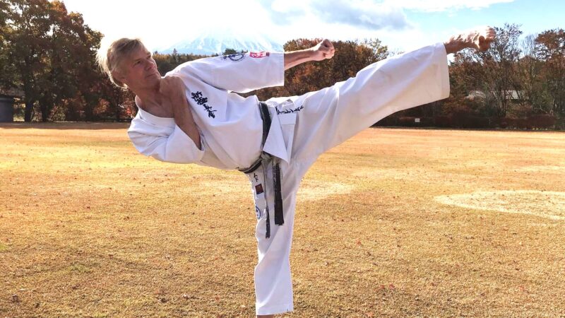 Arend Mud gepromoveerd tot 3e dan full-contact karate