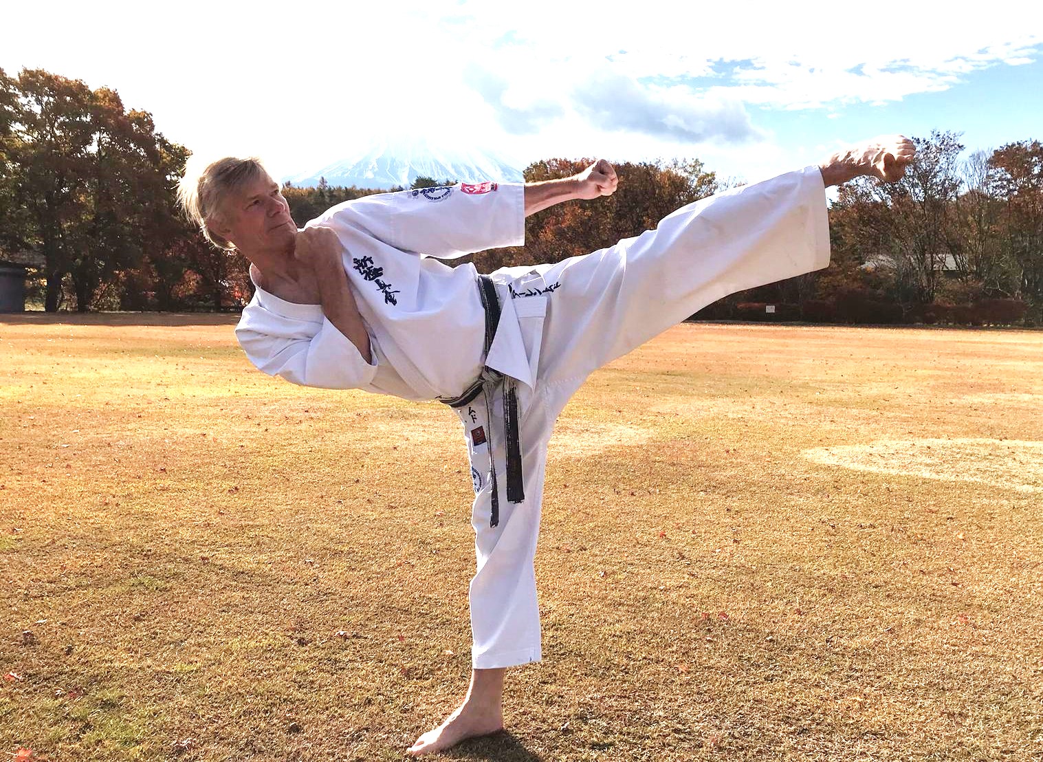 Arend Mud gepromoveerd tot 3e dan full-contact karate