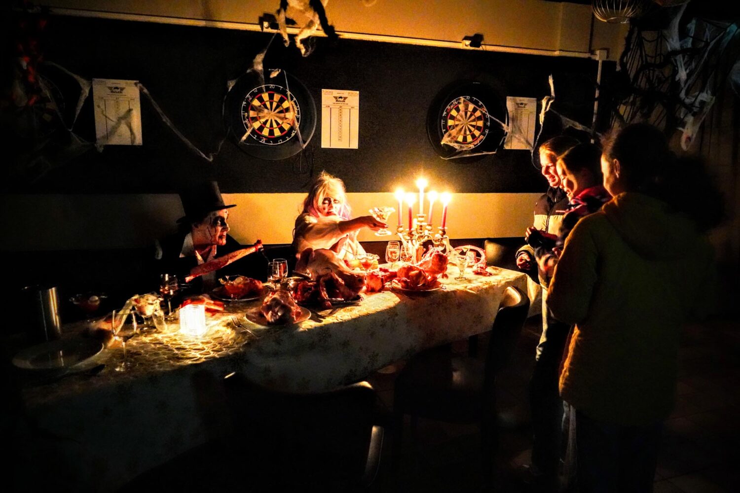 Grou gruwelt en gilt van gevaarlijk gespuis