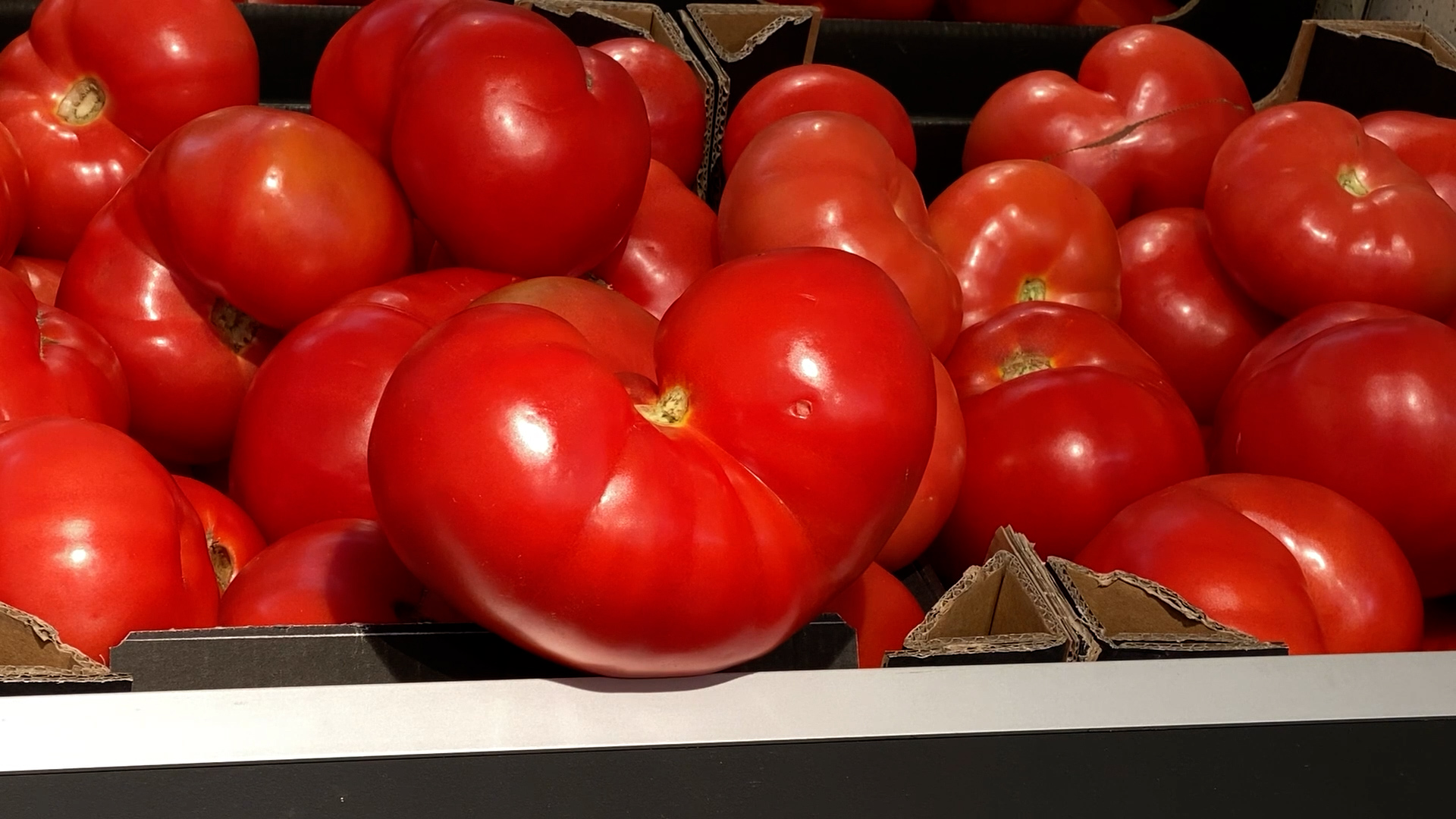VIDEO: Speciale supermarkt voor minima: “Met elkaar voor elkaar”