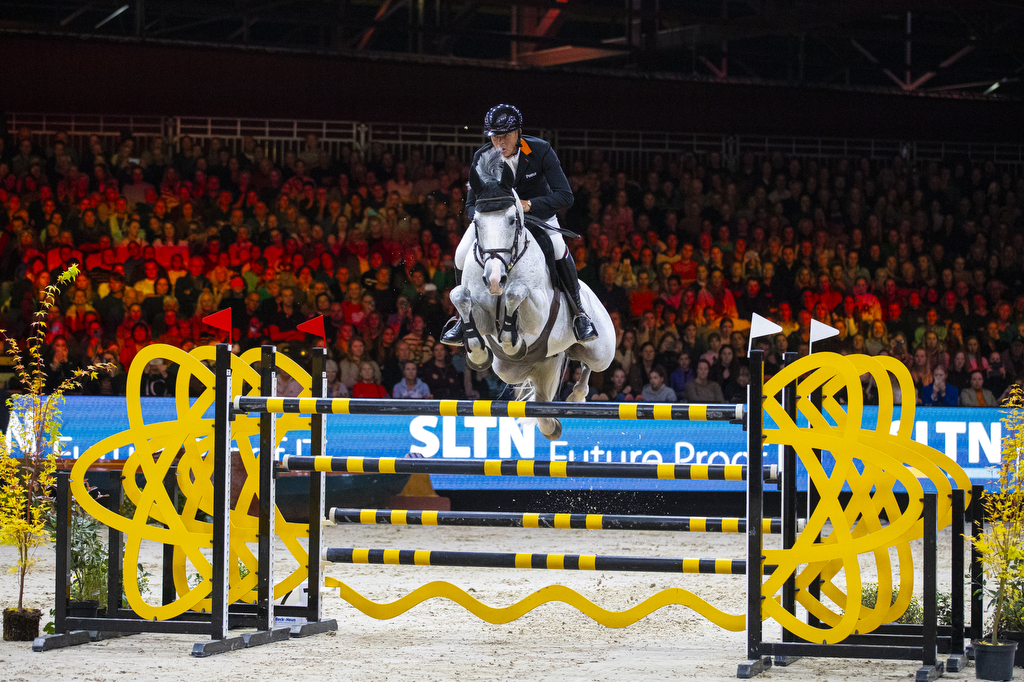 Jeroen Dubbeldam wint Grote Prijs van Indoor Friesland