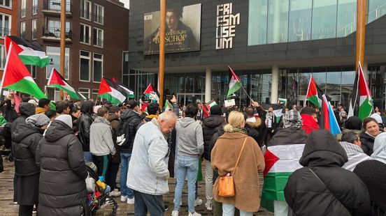 Demonstranten in Leeuwarden vragen aandacht voor situatie Palestijnse kinderen