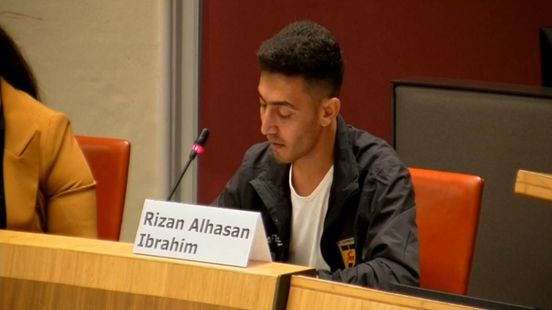 Vluchteling Heliconstate spreekt in tijdens raadsvergadering Leeuwarden: “We willen geen wonder, maar gerechtigheid”