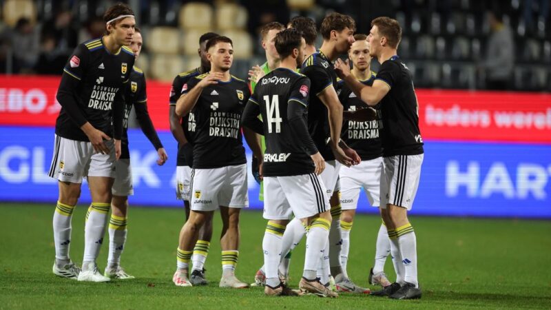 Cambuur sluit aan bij top eerste divisie na winst op VVV-Venlo