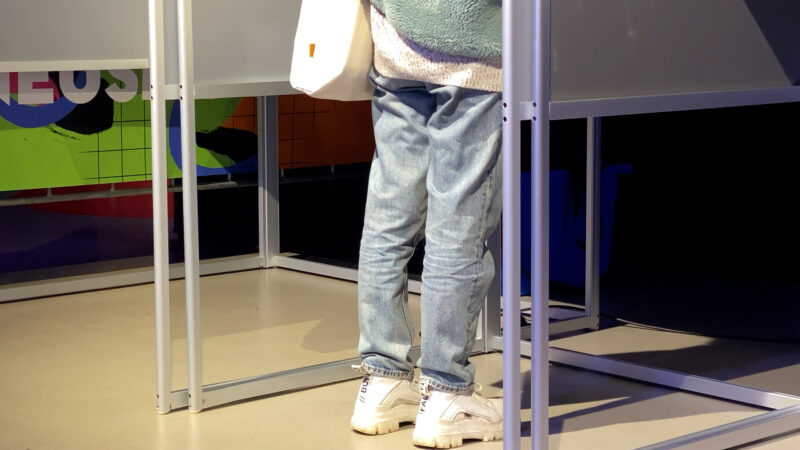 VIDEO Extra toegankelijk stembureau Neushoorn: “Er is meer dan alleen maar gezonde mensen”