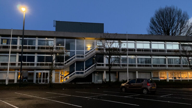 VIDEO: Buurtbewoners maken bezwaar tegen Skills in raadsvergadering Gemeente Leeuwarden