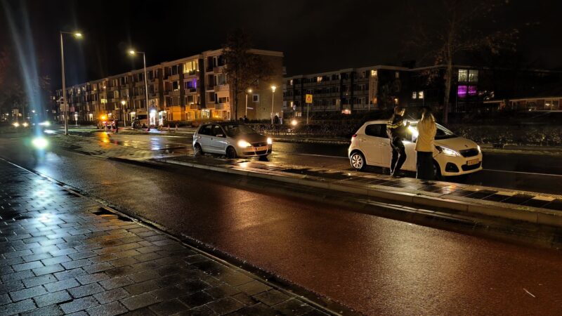 Eenwieler gewond bij botsing met auto in Leeuwarden