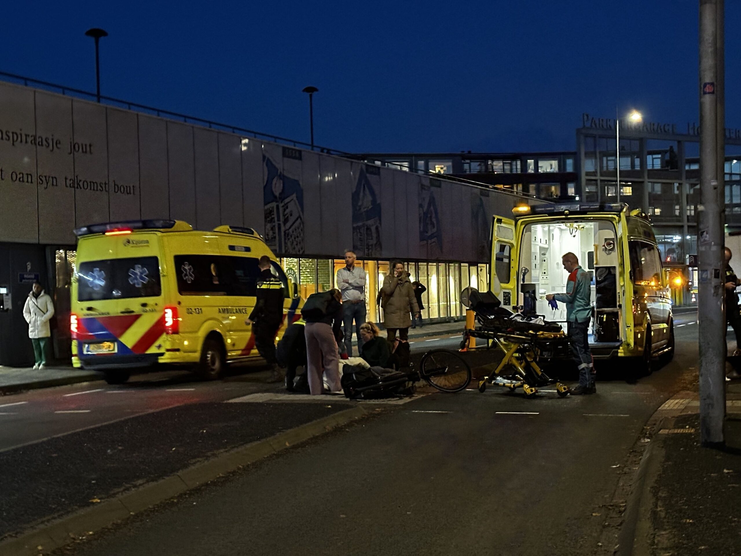 Ernstig ongeval tussen auto en fietser in Leeuwarden