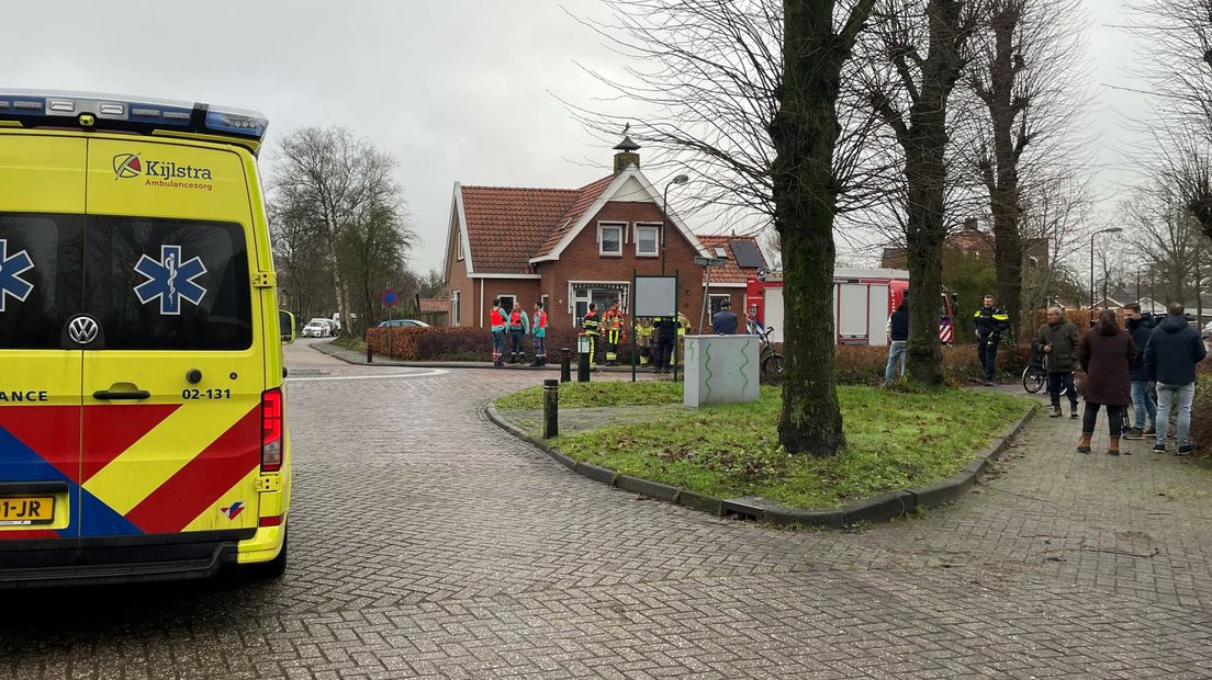 Arrestatieteam haalt persoon uit woning in Tytsjerk na dreigende situatie