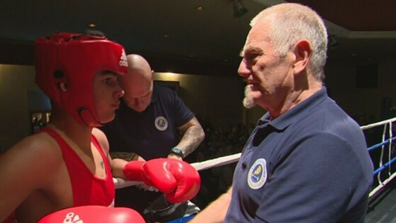 Boksicoon Piet Rozendaal uit Leeuwarden schittert in landelijke kerstreclame: “Verhaal gaat over mijzelf”