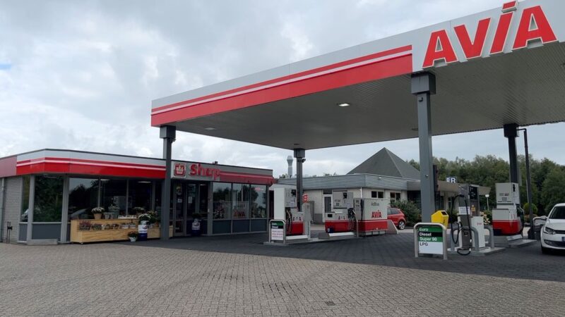 Twee Leeuwarders opgepakt voor inbraken bij tankstations