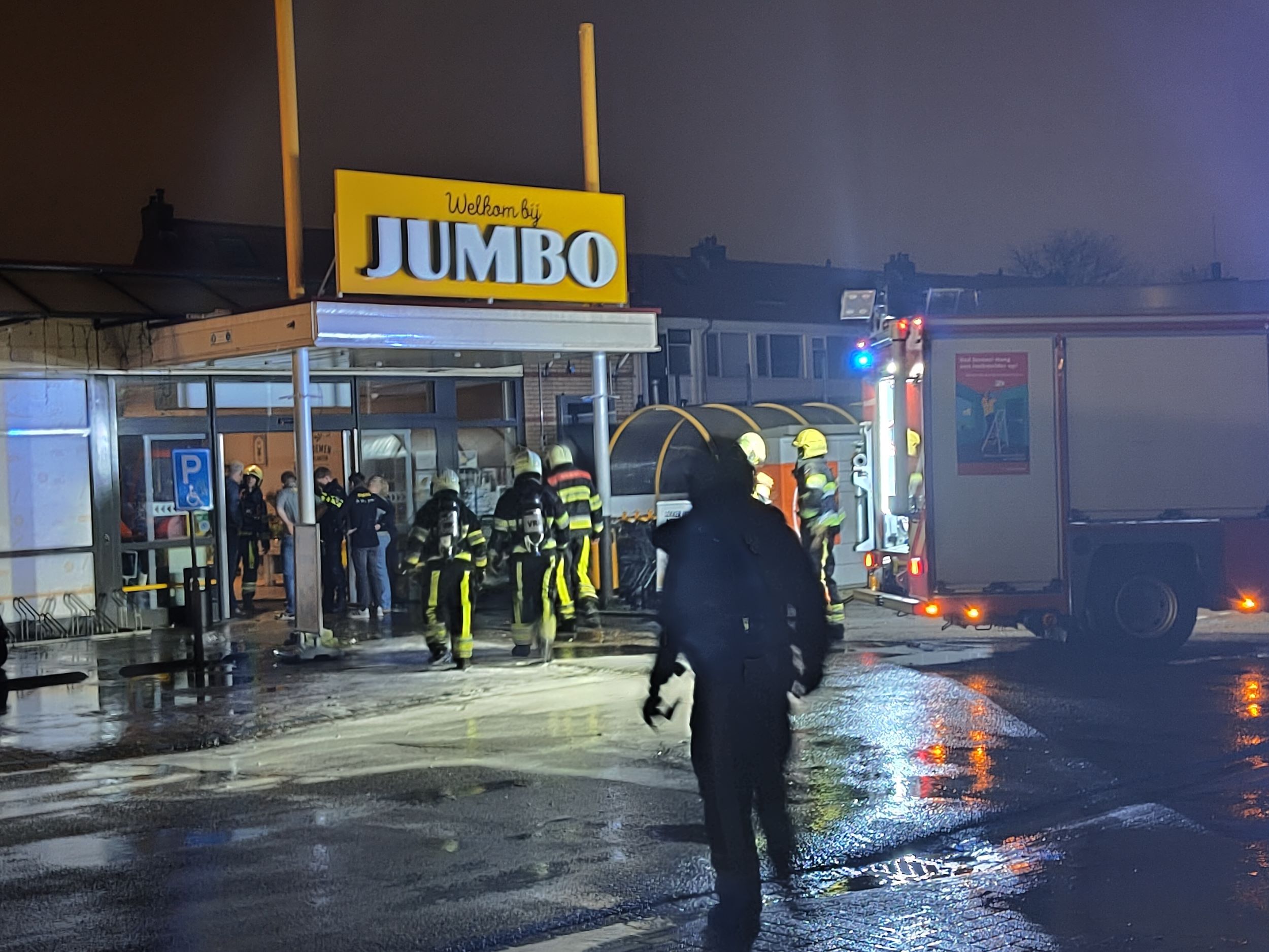 Jumbo in Leeuwarden ontruimd door brand in meterkast