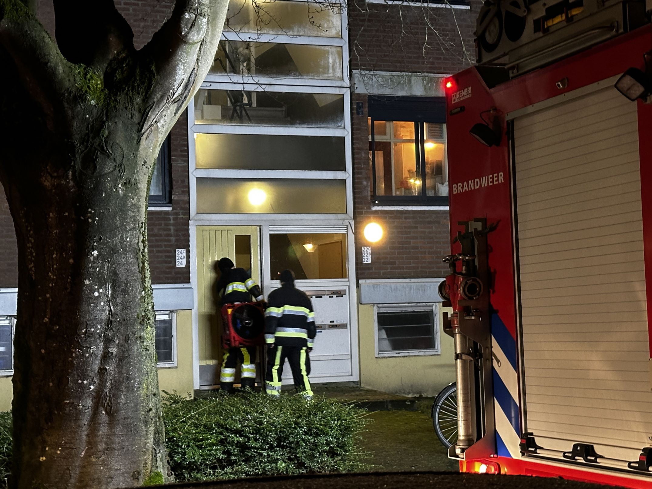 Brandweer wekt bewoner nadat brandalarm afgaat in Leeuwarden