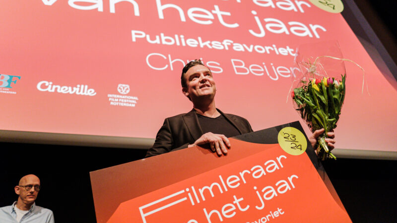 Leerkracht Chris Beijer uit Leeuwarden ontvangt publieksprijs Filmleraar van het Jaar