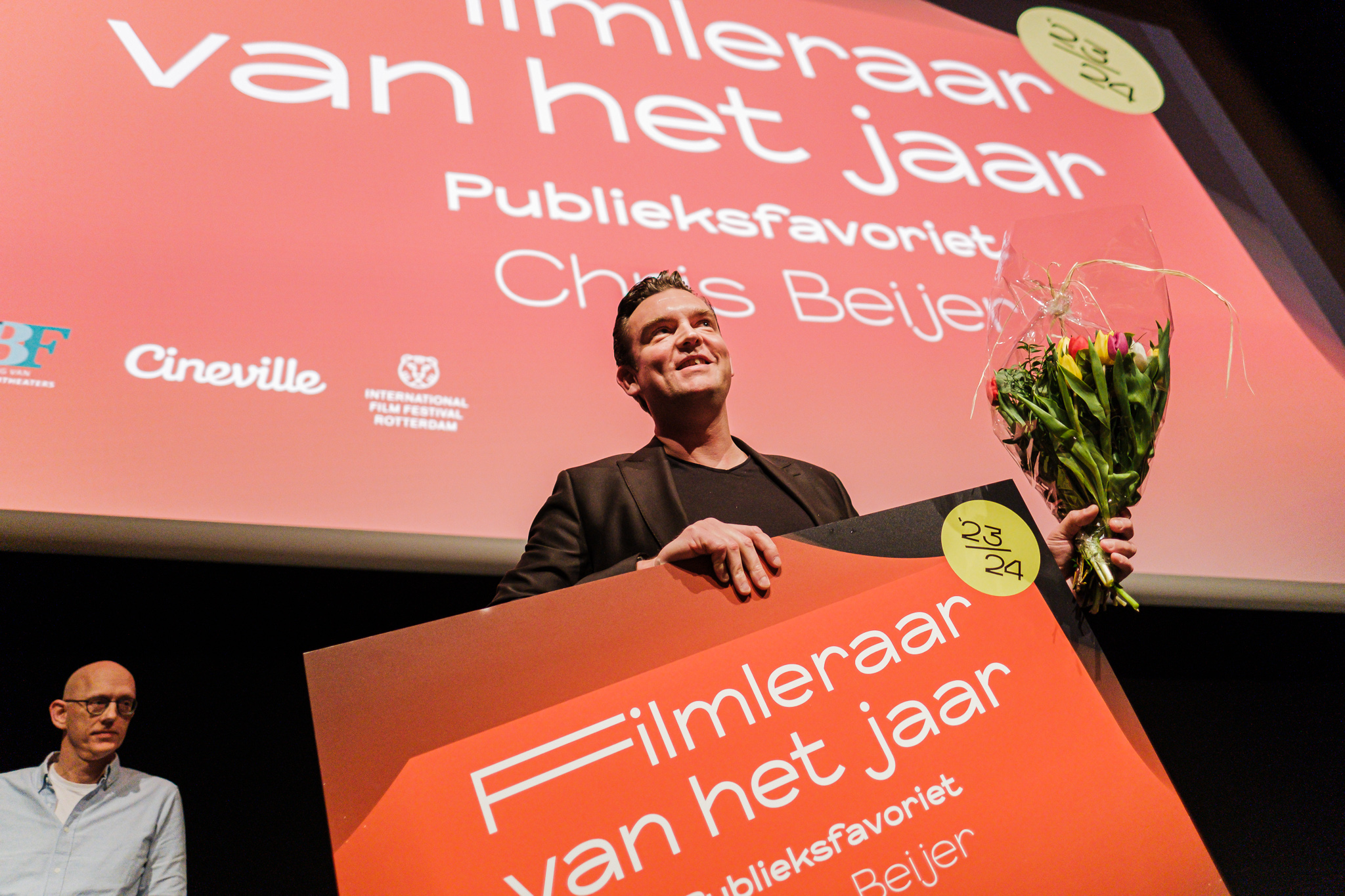 Leerkracht Chris Beijer uit Leeuwarden ontvangt publieksprijs Filmleraar van het Jaar