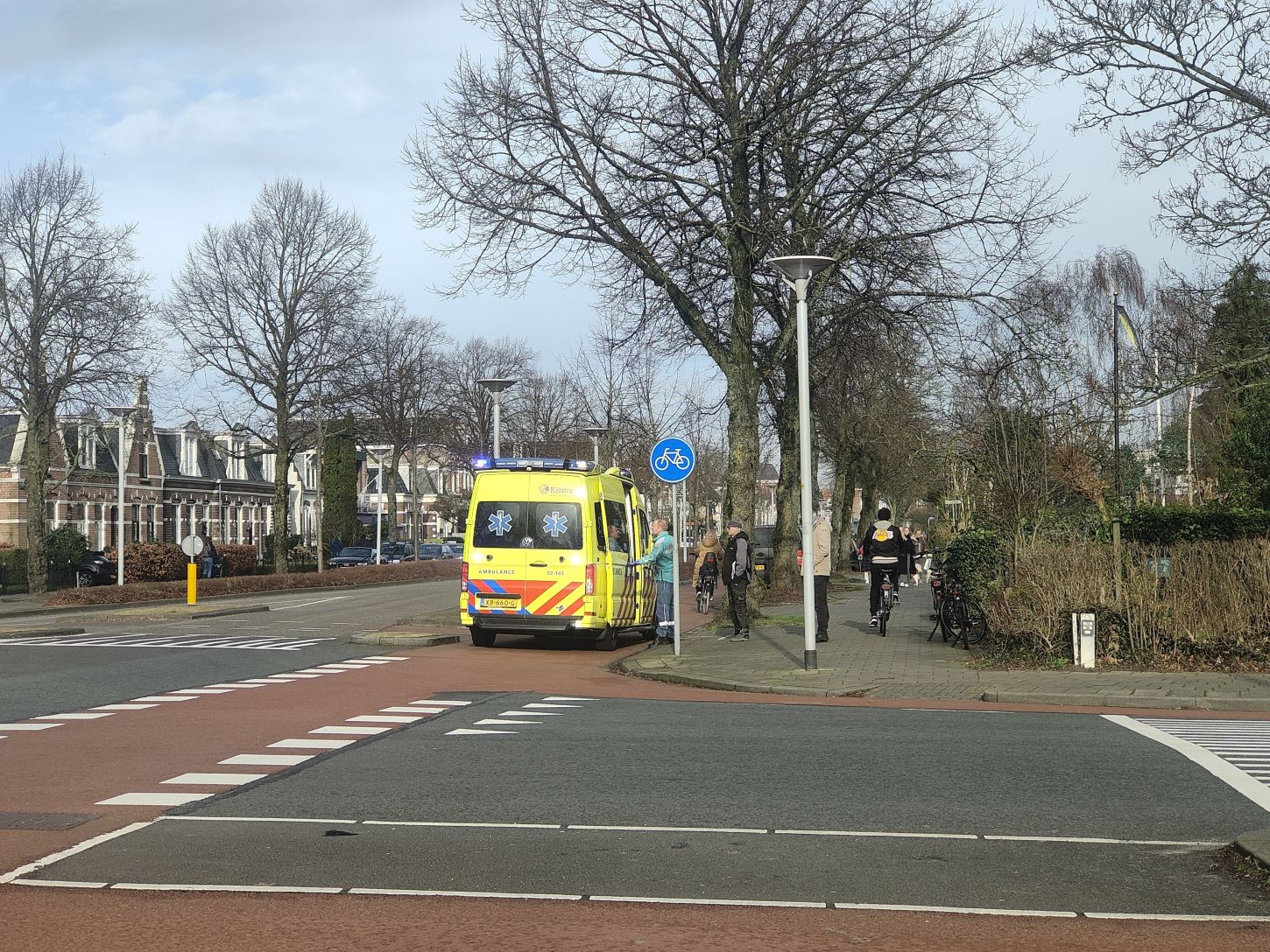 Fietser geschept door automobilist in Leeuwarden