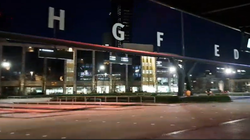 VIDEO: Knipperende verlichting op busstation Leeuwarden