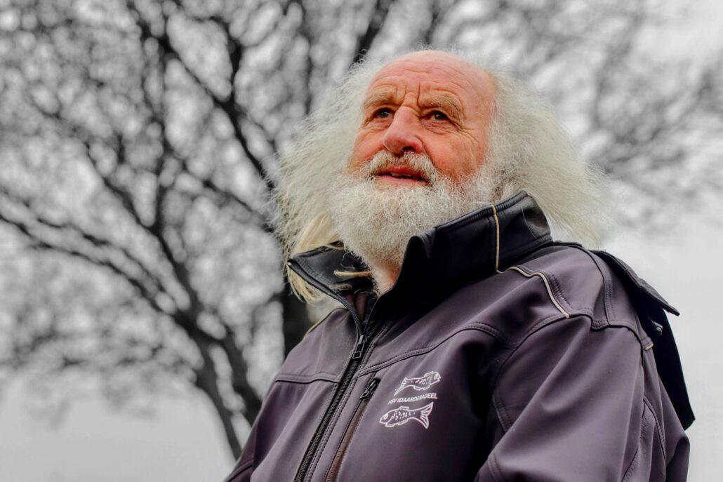 Klaas Vriesema (76) fietst 14.000 km per jaar in en rond Grou