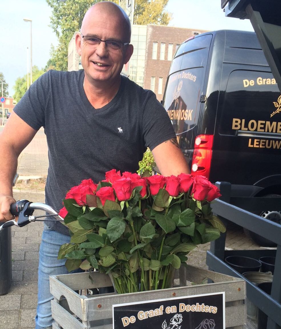 Na 55 jaar stoppen Willem en Marloed met Bloemenkiosk De Graaf in Bilgaard