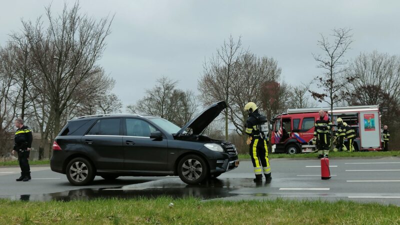 Auto in brand gevlogen op de Drachtsterweg in Leeuwarden