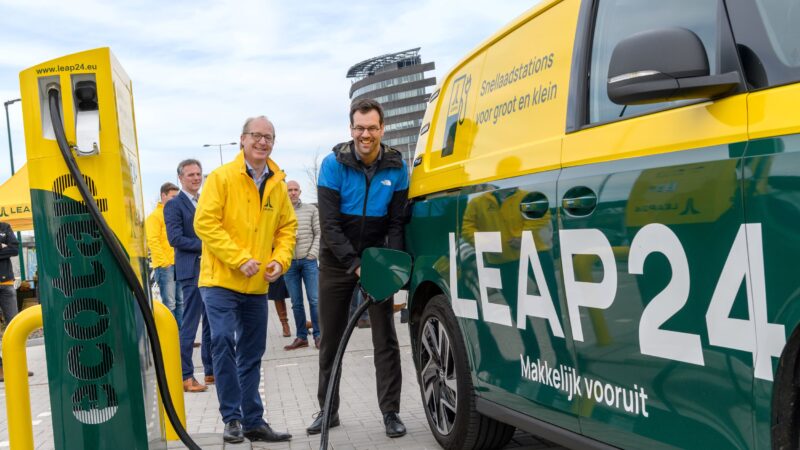 Opening eerste snellaadplein LEAP24 Leeuwarden voor elektrische trucks en bedrijfswagens