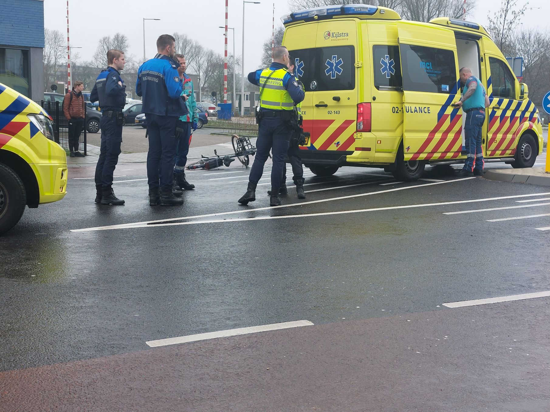 Fietser geschept door automobilist in Leeuwarden