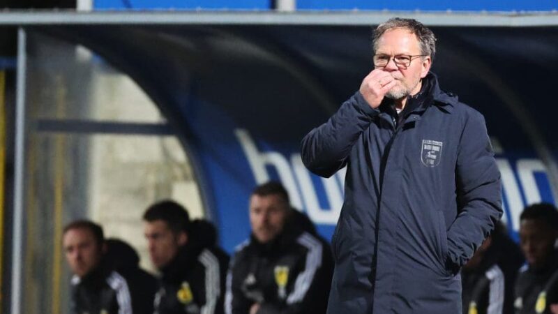 Cambuur snakt naar een overwinning: Henk de Jong grijpt in en kiest voor vijf verdedigers tegen Telstar