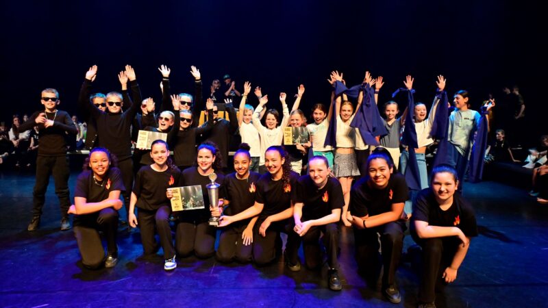 Leerlingen IKC Prins Constantijn en Aeres VMBO winnaars jubileumedities Dance Battle