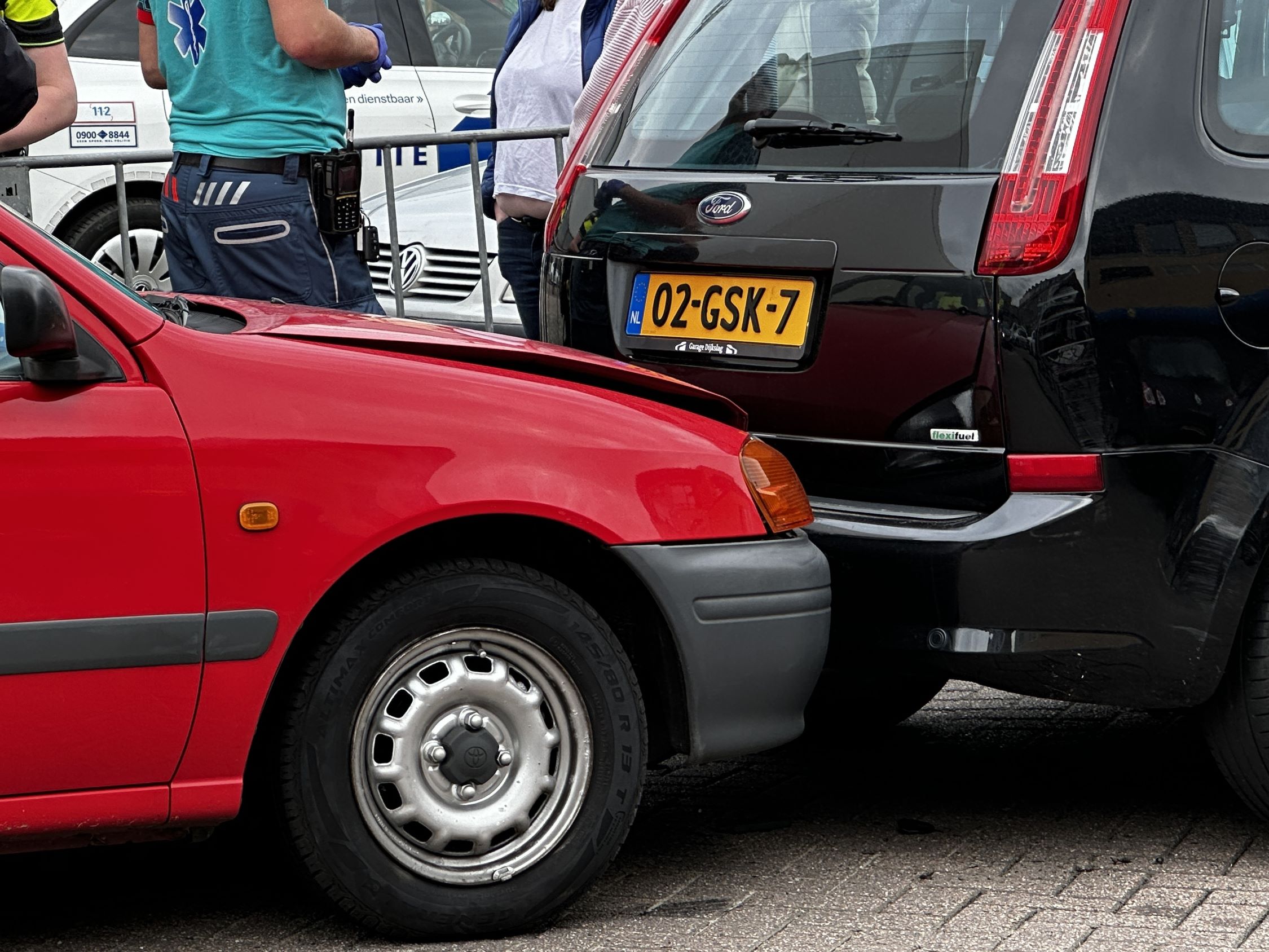 Vier auto’s betrokken bij kop-staartbotsing op het Cambuurplein in Leeuwarden