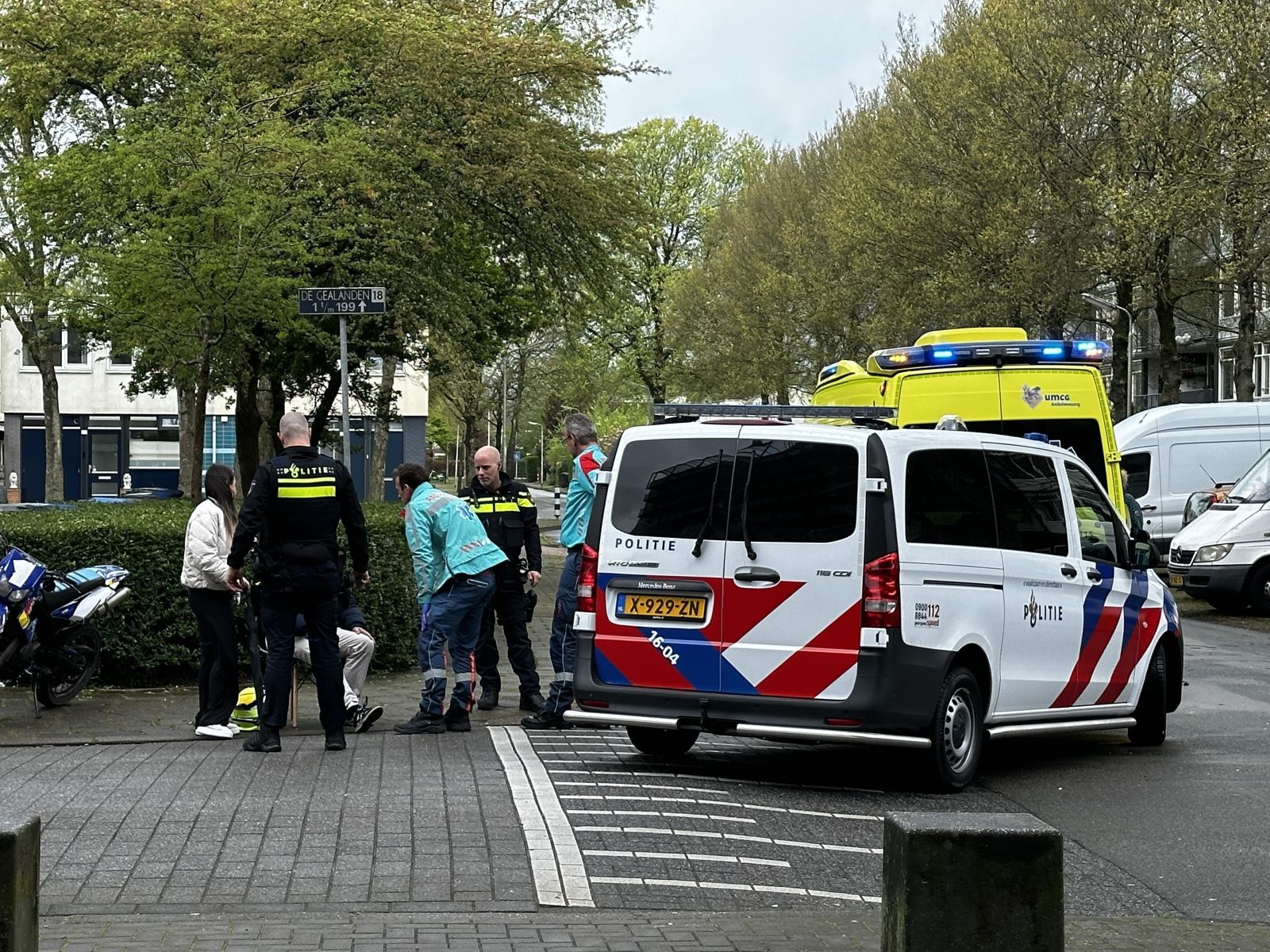 Automobilist en brommerrijder botsen in Leeuwarden