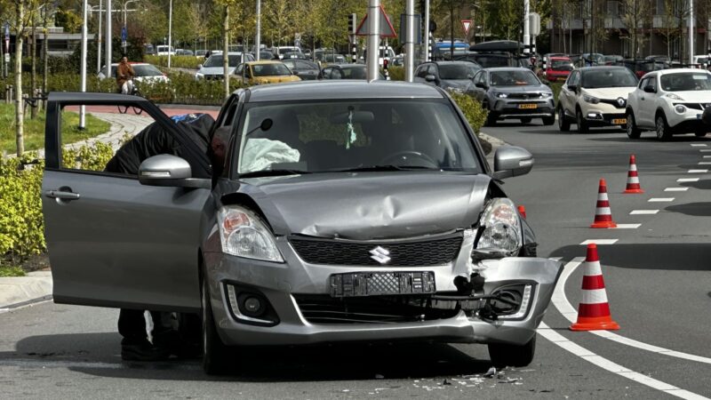 Veel schade en verkeersoverlast bij kop-staartbotsing in Leeuwarden