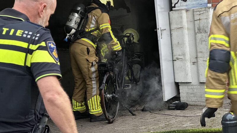 Ebike vat vlam in schuur in Leeuwarden