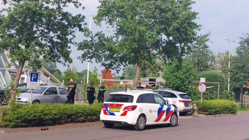Politie massaal aanwezig bij incident in kinderopvang in Crystallic te Leeuwarden