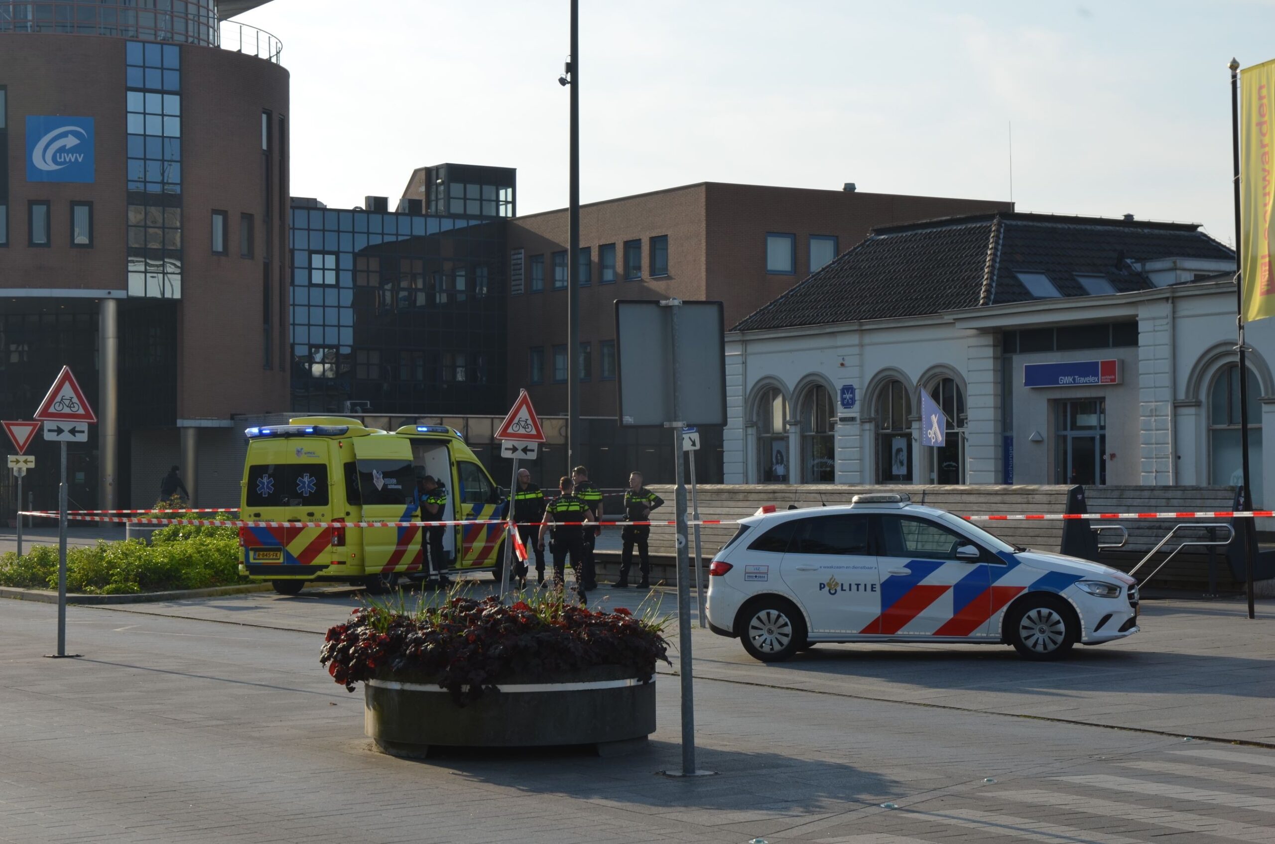 Persoon gewond bij steekpartij voor treinstation in Leeuwarden