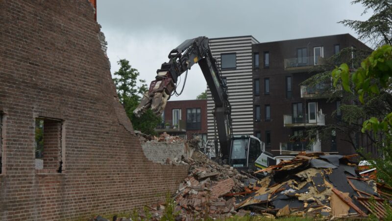 Sloop Adelaarkerk begonnen in Leeuwarden