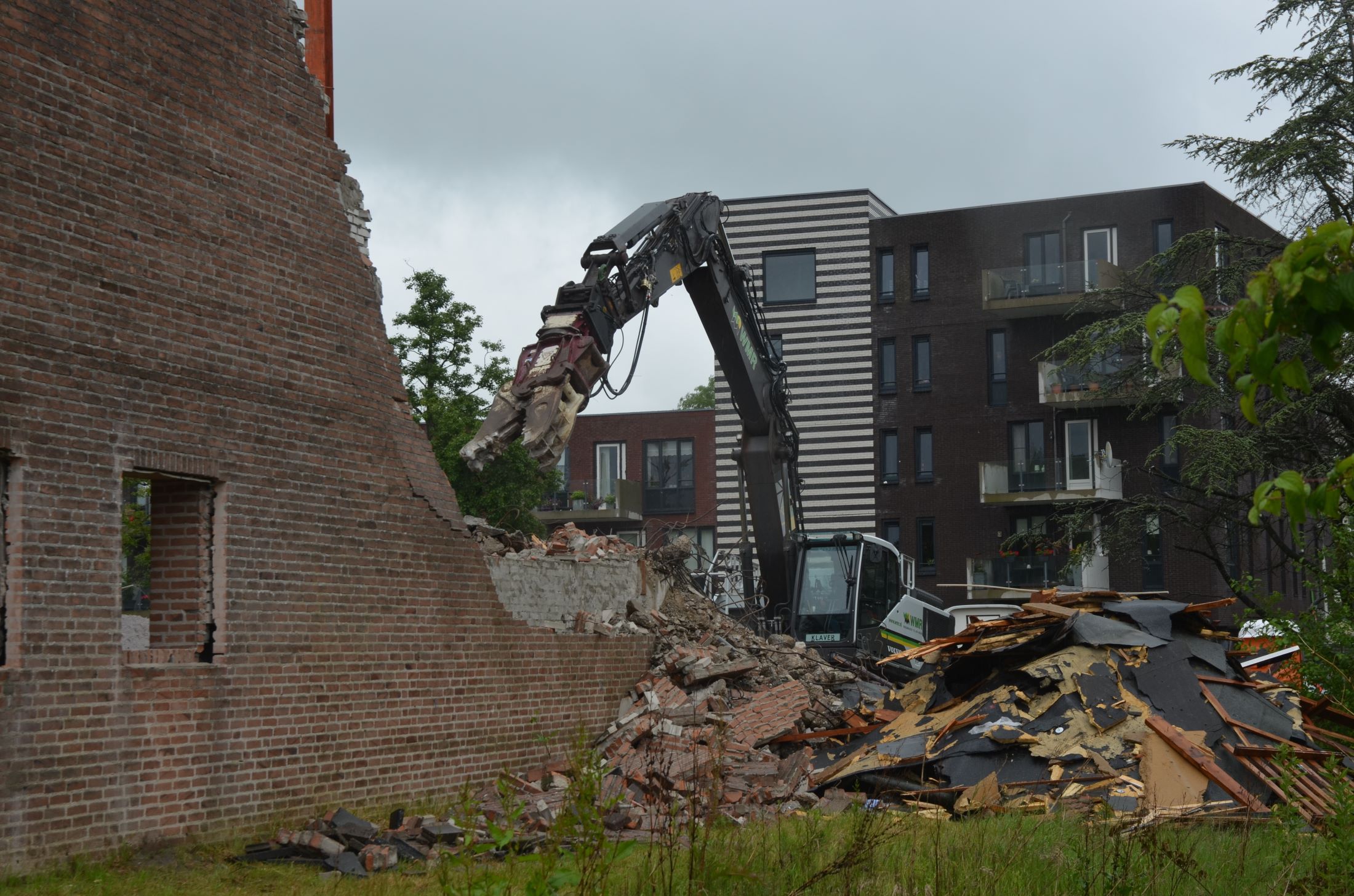 Sloop Adelaarkerk begonnen in Leeuwarden