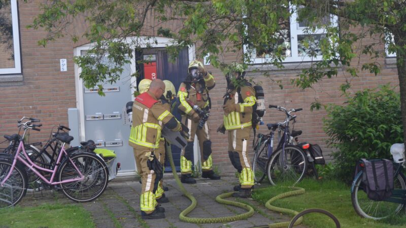 Brand in kelder flat aan de Bernard Zweersstraat in Leeuwarden