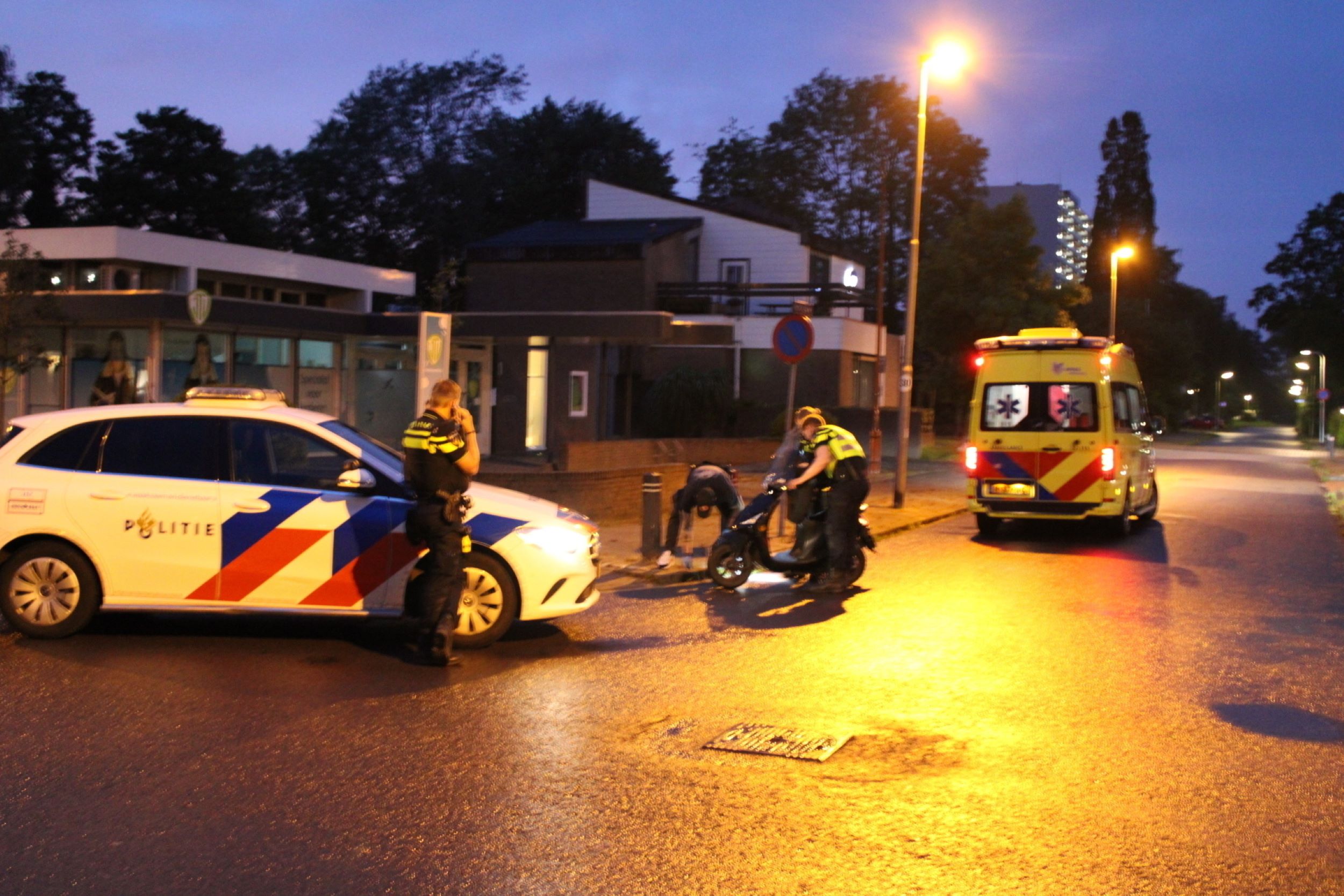 Dronken Leeuwarder (38) onderuit op zijn scooter na achtervolging door politie