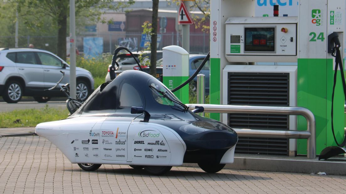 AUDIO: Wereldrecordpoging met de waterstofauto van de TU Delft langs de route van de Elfstedentocht
