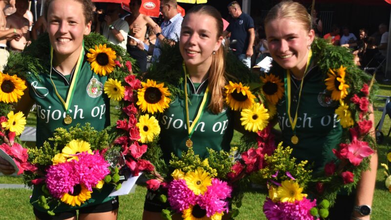 Kroondijk, Dijkstra en Lycklama à Nijeholt in Makkum naar winst bij de dames; Koster, de Haan en Steenstra bij de heren