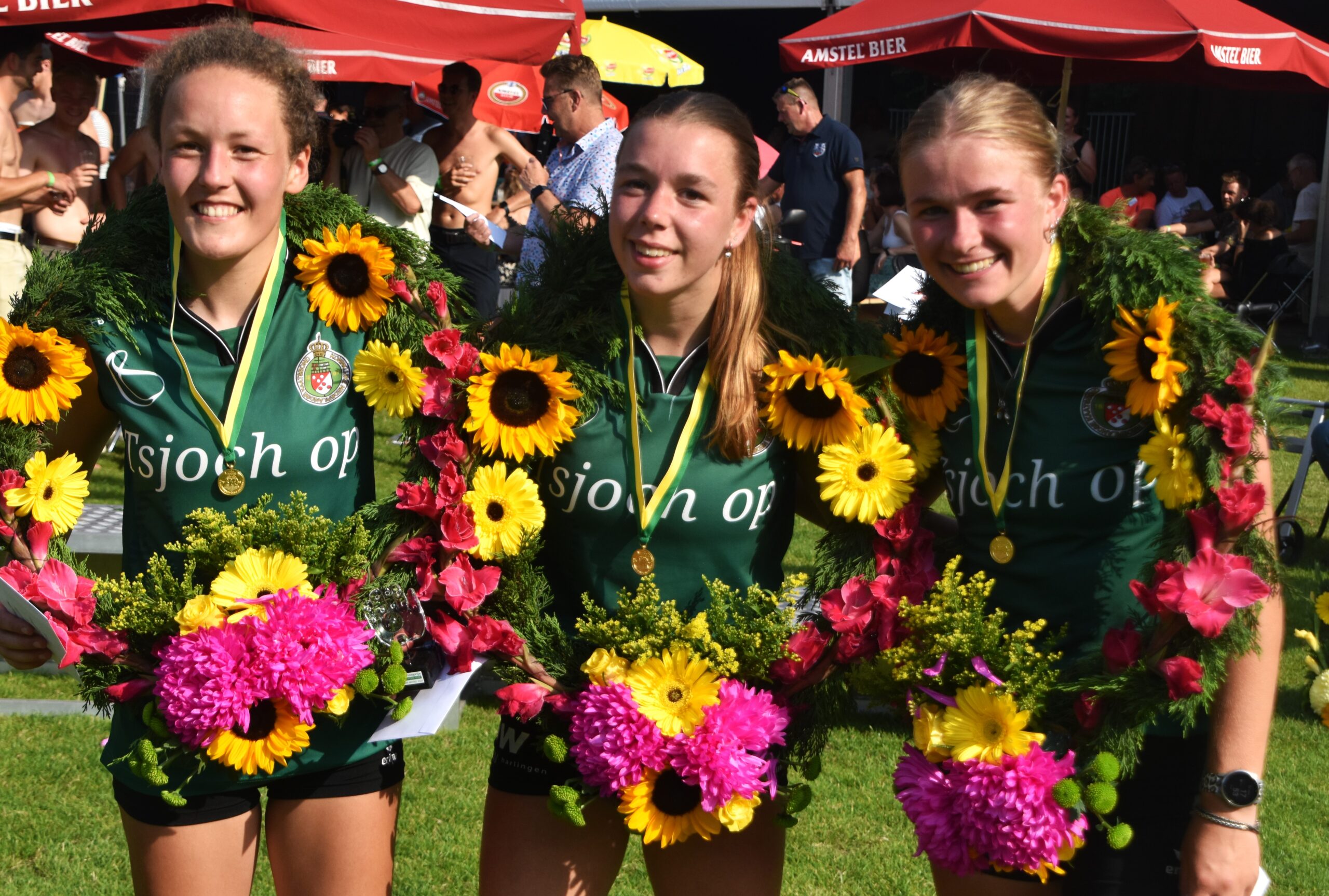 Kroondijk, Dijkstra en Lycklama à Nijeholt in Makkum naar winst bij de dames; Koster, de Haan en Steenstra bij de heren