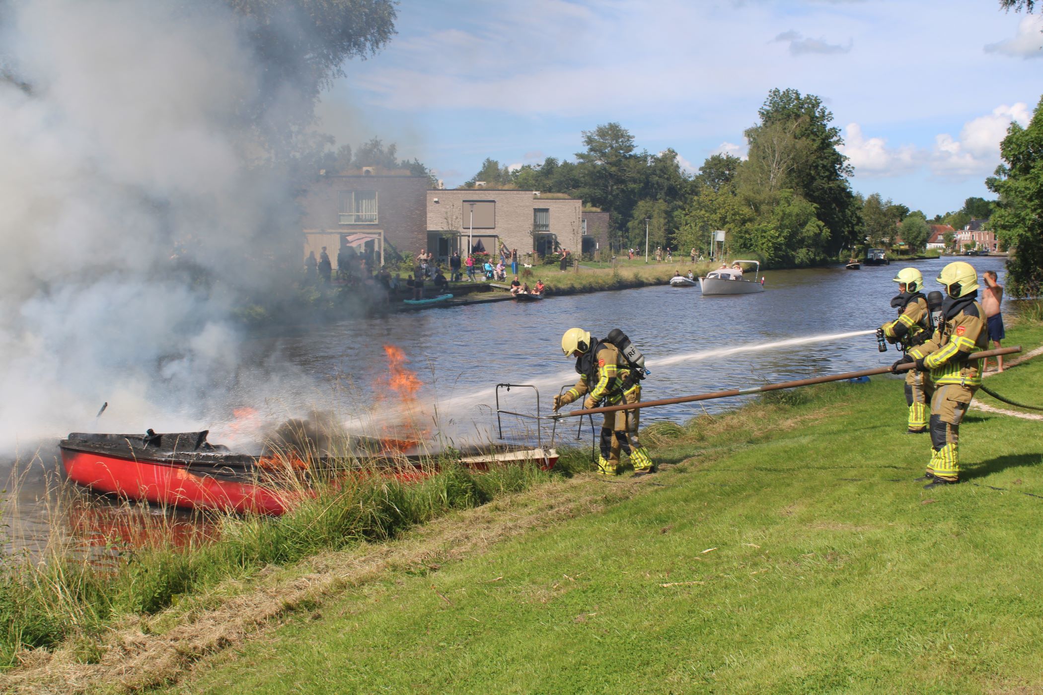 Opnieuw brand op pleziervaartuig in Leeuwarden