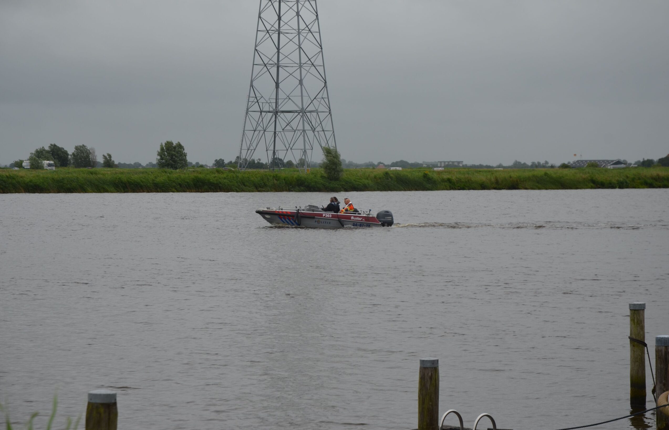 Persoon valt in het water na ontploffing accu op boot in Leeuwarden