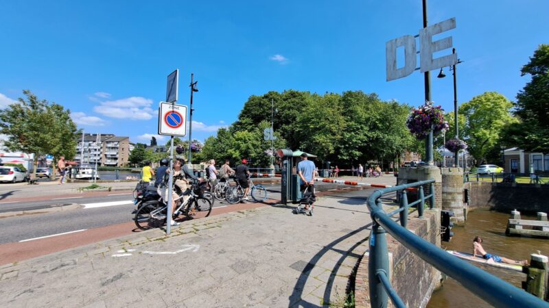 Storing brug door warmte in Leeuwarden