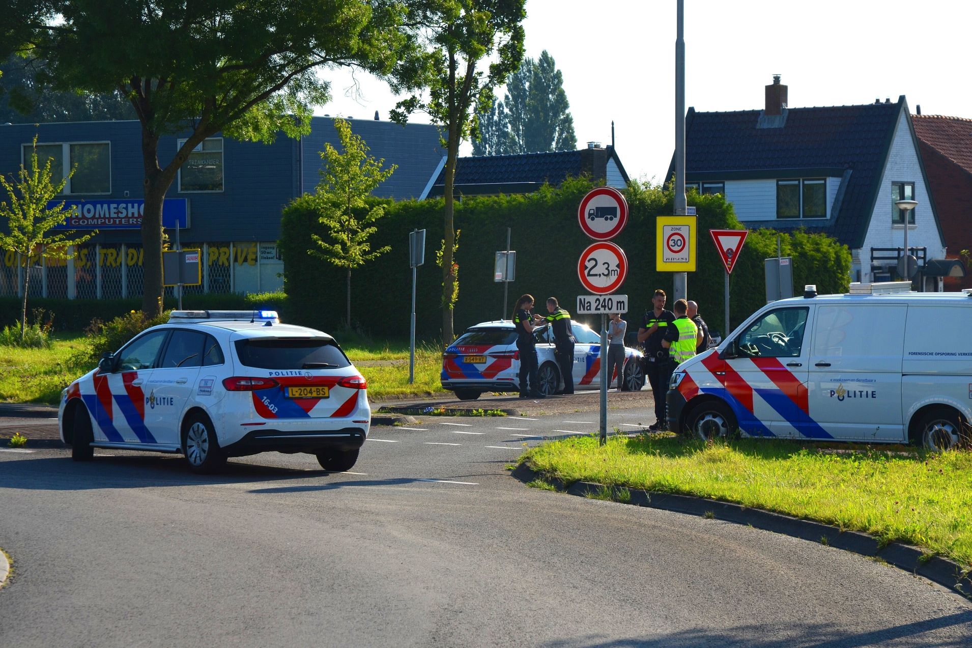 Fietser zwaargewond bij aanrijding met auto in Leeuwarden