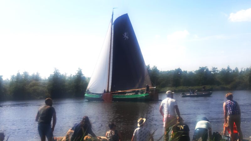 Rienk Ulbesz met schipper Willem Zwaga winnaar Eernewoude