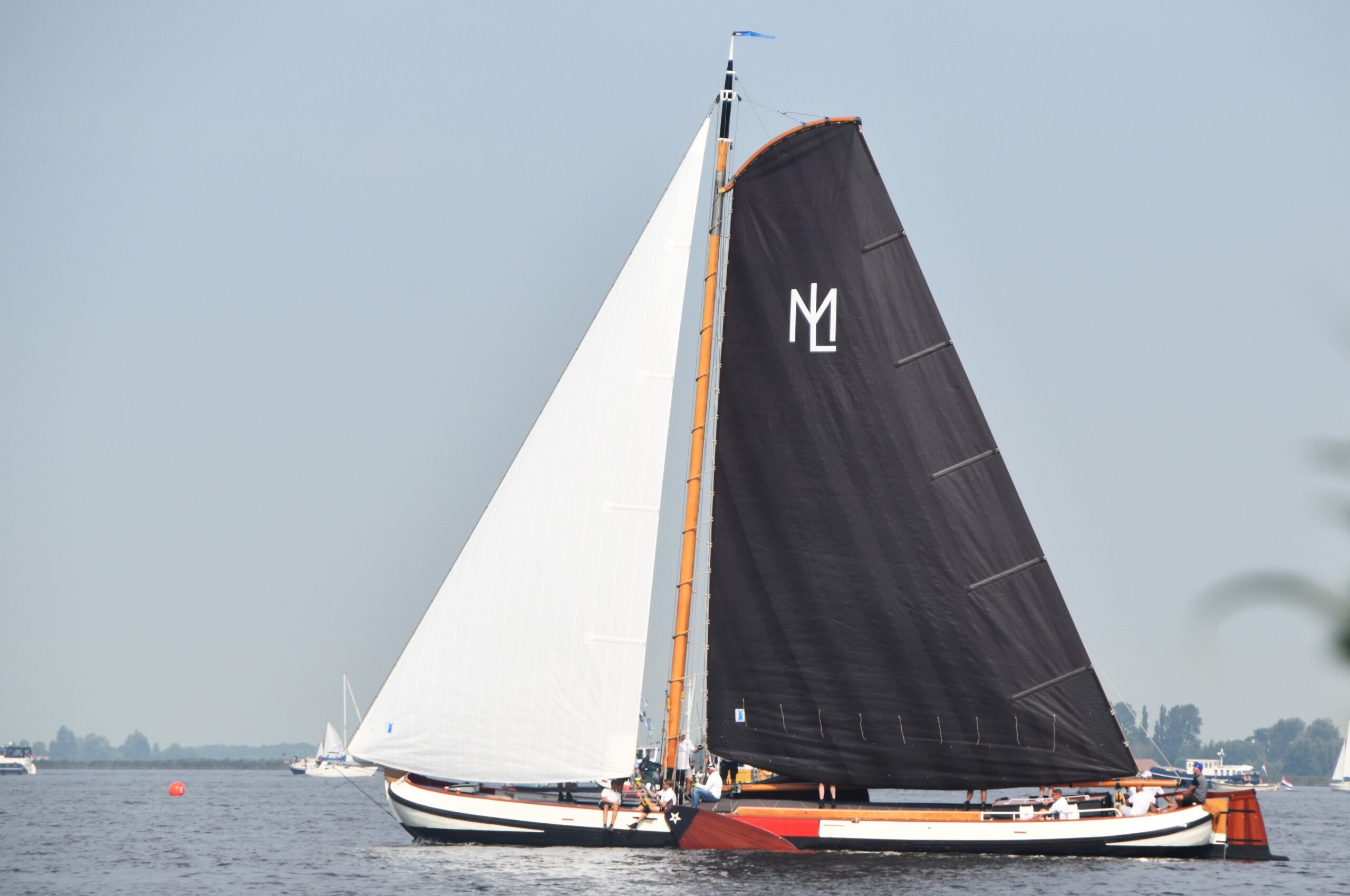 Groots afscheid voor schipper Johannes Meeter Doarp Huzum, Grou kampioen