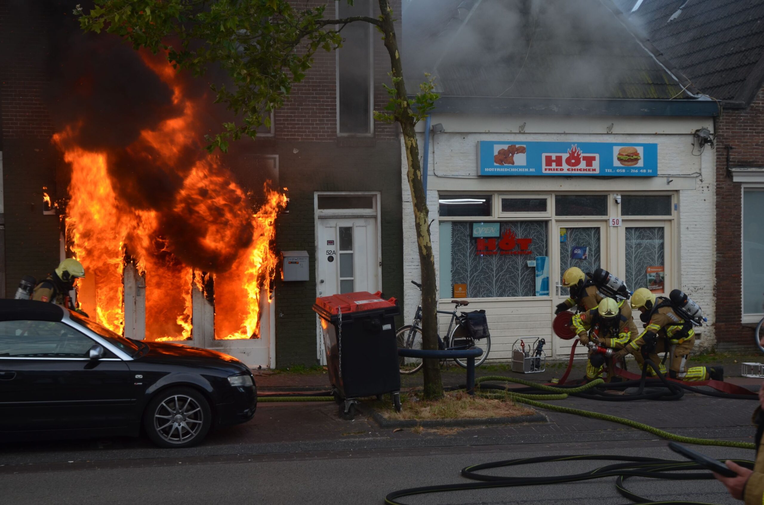 Grote brand in pizzeria aan het Zuidvliet in Leeuwarden onder controle